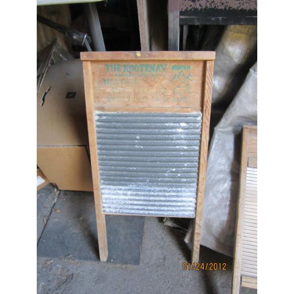 2 WASHBOARDS