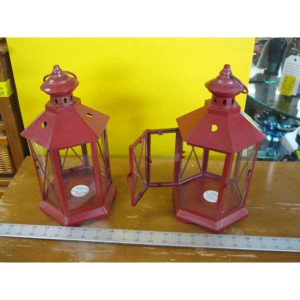 PAIR OF CANDLE HOLDERS