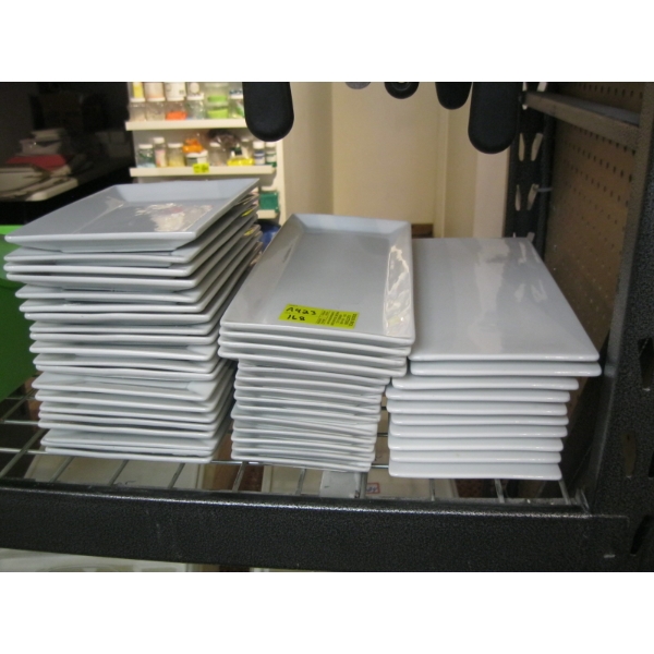WHITE DISHWARE