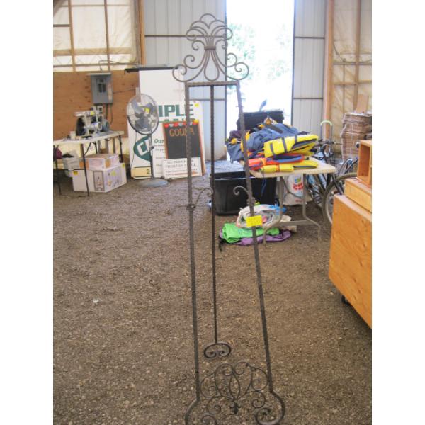 METAL ADJUSTABLE PAINTING STAND