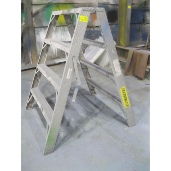 4' FEATHERLIGHT FOLD OUT DOUBLE SIDED LADDER - ONE SIDE DAMAGED