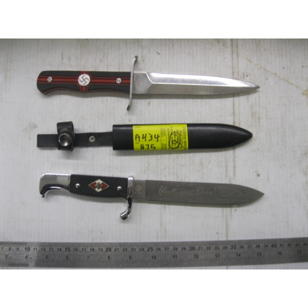 2 DAGGER TYPE KNIVES