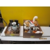 Image 1 : 2 FLATS OF MISC. FIGURINES & DÉCOR