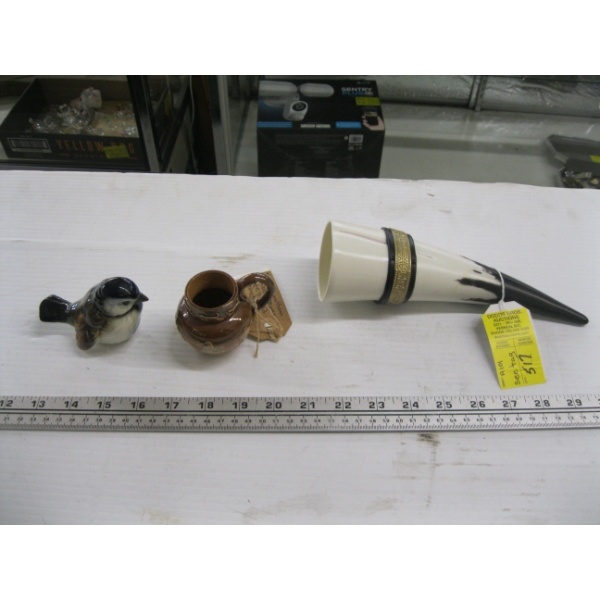 LUTE CRATE EXCLUSIVE CHRONICLE DRINKING HORN, GOEBEL BIRD & ROYAL DAULTON JUG