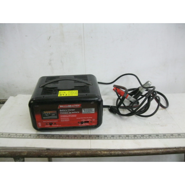 MOTOMASTER BATTERY CHARGER