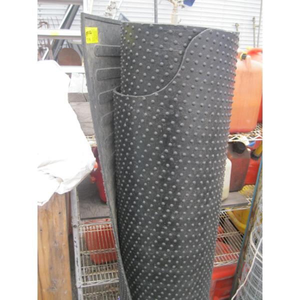 RUBBER FLOOR MAT