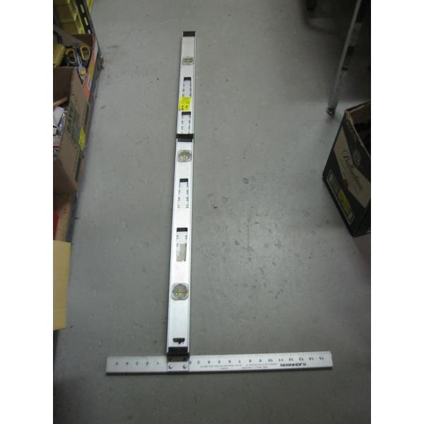 4' LEVEL & T SQUARE