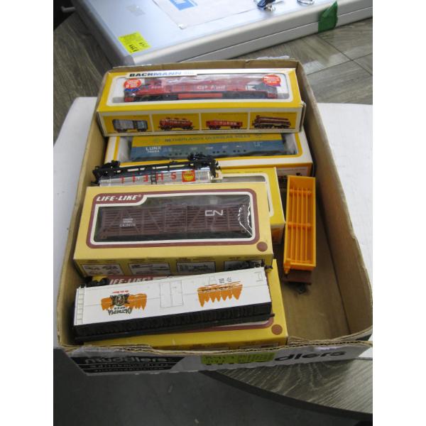 BOX W/HO TRAIN ENGINE & 9 CARS