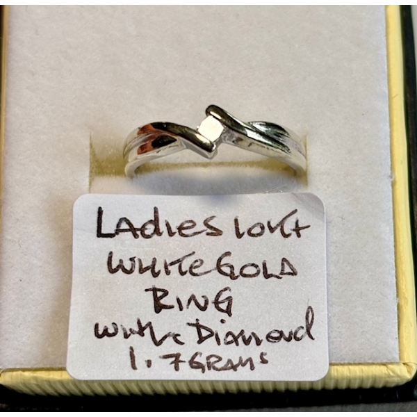 LADIES 10KT WHITE GOLD RING W/DIAMONDS, 1.7G, SZ 6 1/4