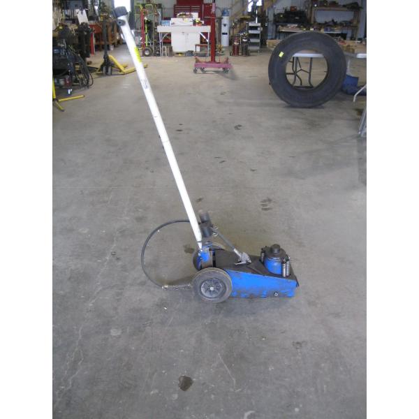 AIR OVER HYDRAULIC FLOOR JACK