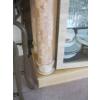 Image 3 : 2 DOOR DECORATIVE CHINA CABINET