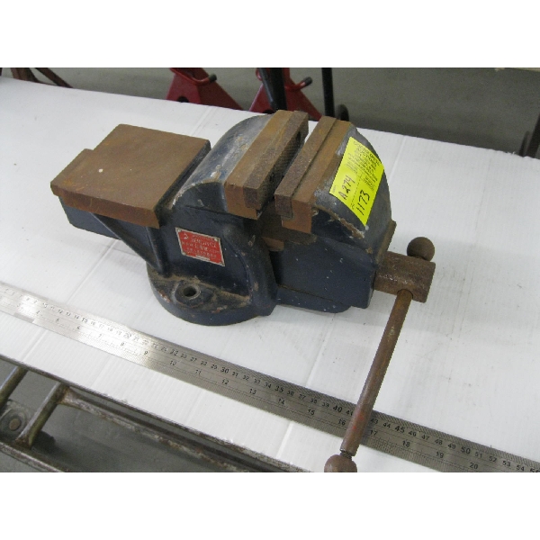 4" BENCH VISE