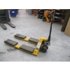 Image 1 : 5500LB PALLETJACK W/RISER BLOCKS