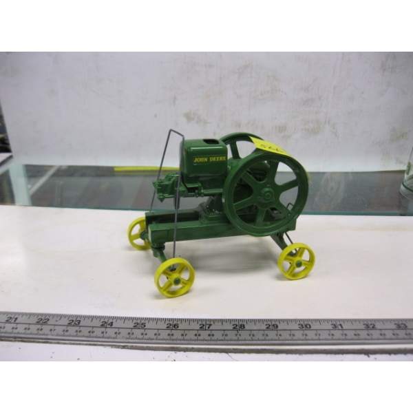 JOHN DEERE STATIONARY DIECAST ENGINE ON WHEELS