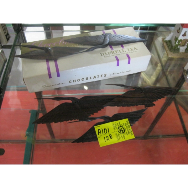 CARVED BIRD WOOD FIGURINES