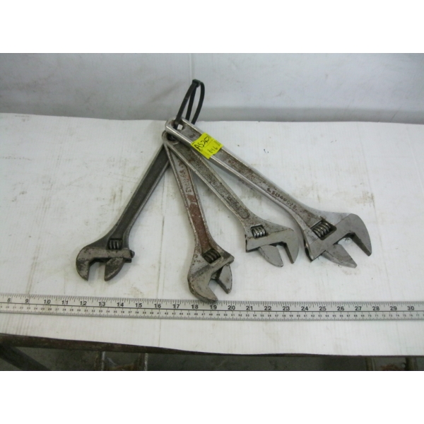 BUNDLE OF CRESCENT WRENCHES
