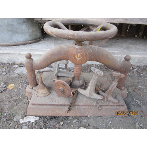 PRESS & ASST. SM. CLAMPS