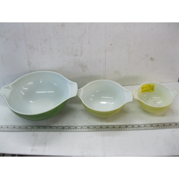 3 PIECE PYREX MIXING BOWL SET