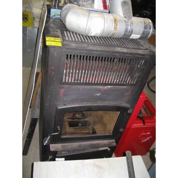 PELLET STOVE - NOT COMPLETE - FOR PARTS ONLY