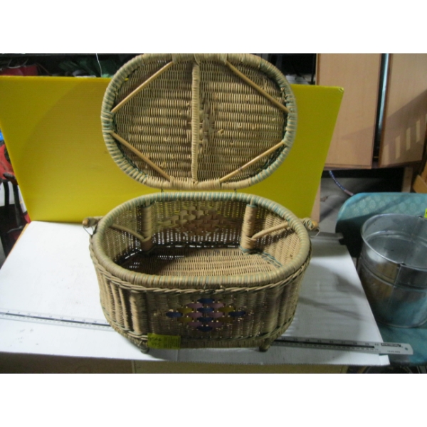 WICKER SEWING OR PICNIC BASKET