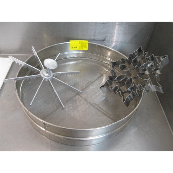 FLOUR SIFTER, CUTTER & PIE CUTTER