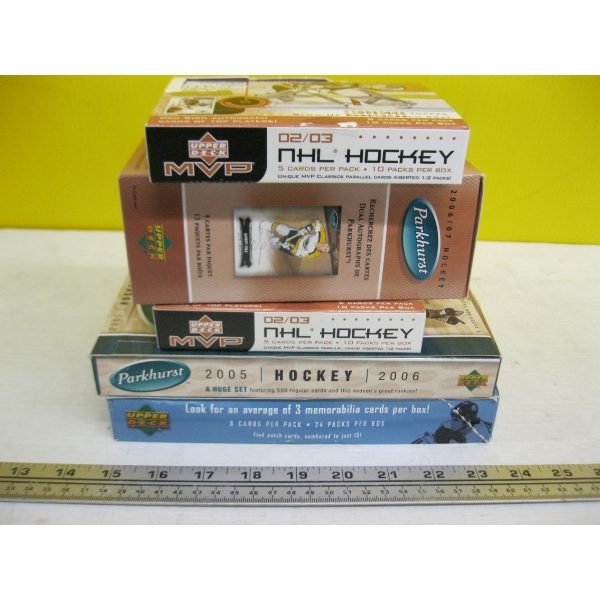 COLLECTOR HOCKEY CARDS
