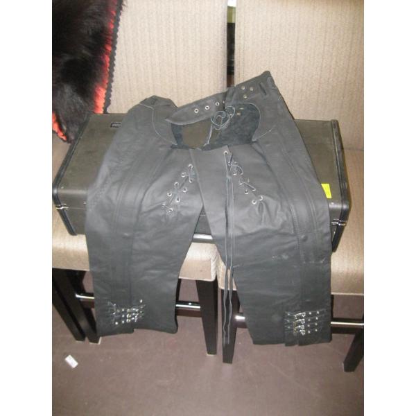PAIR OF LEATHER MOTORCYCLE CHAPS, SZ S