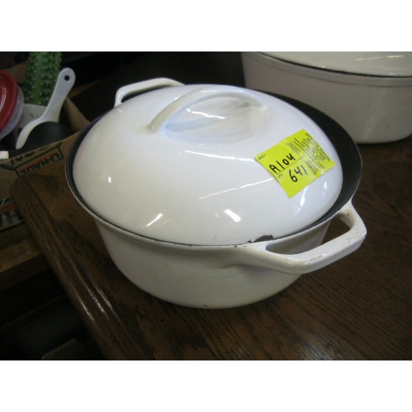 COLORCAST DOUBLE HANDLED ENAMEL POT, MADE IN IRELAND