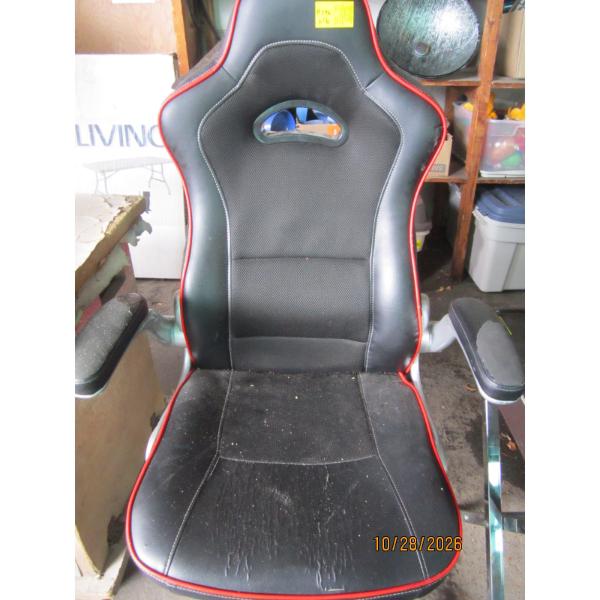 BLACK RED STRIPE OFFICE CHAIR