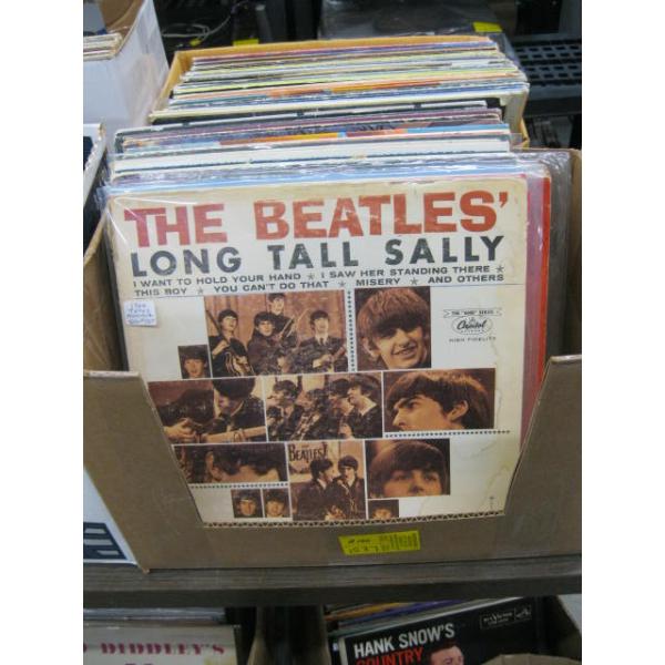 BOX OF COLLECTABLE RECORDS