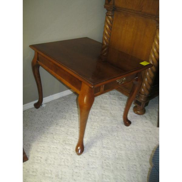 END TABLE W/SINGLE DRAWER