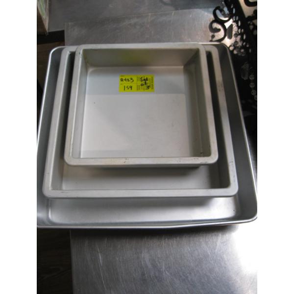 SET OF 3 SQUARE CAKE PANS