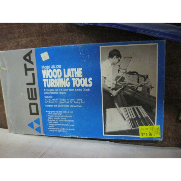 SET OF LATHE TOOLS