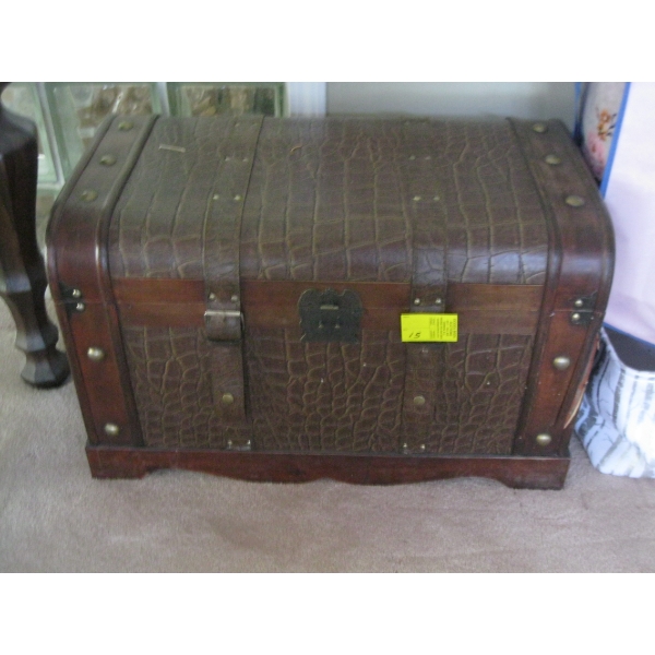 TRUNK & WICKER BASKET W/ASST. FIGURINES