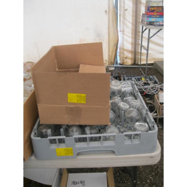 GLASS DISHWASHER TRAY & BOX OF ASST. SM. GLASSES