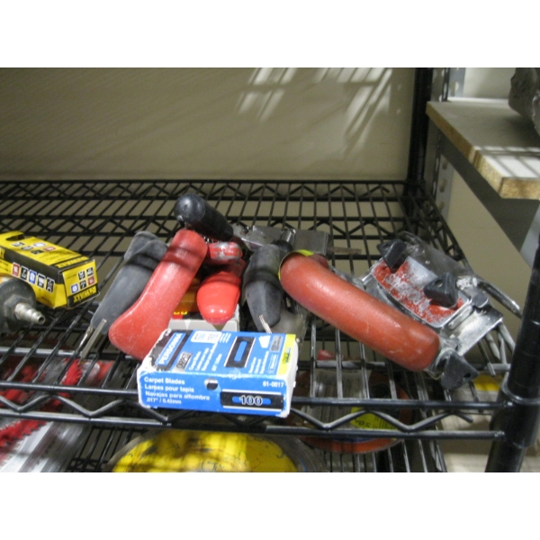 CARPET LAYING TOOLS