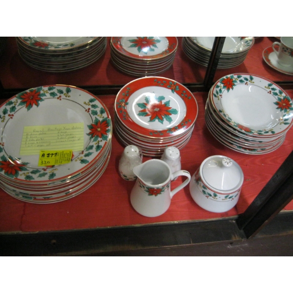 SET OF ROYAL HERITAGE CHRISTMAS DISHES - 