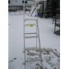 Image 3 : 4' PAINTER'S LADDER & A 2' LADDER