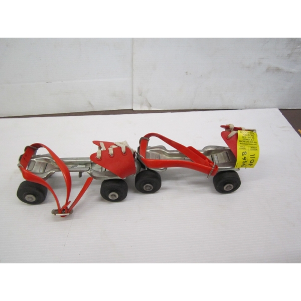 PAIR OF KIDs ROLLERSKATES