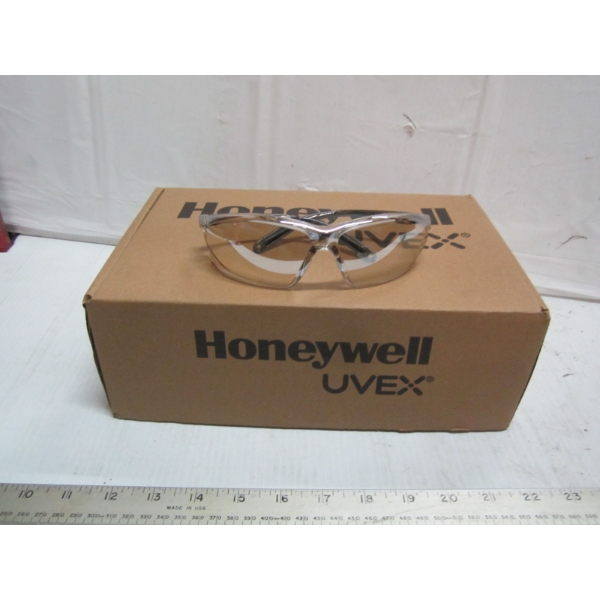 10 PAIR OF SAFETY GLASSES