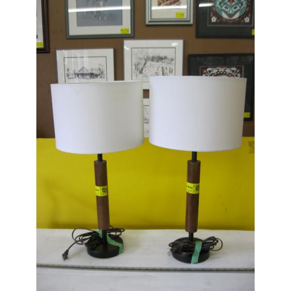 PAIR OF TABLE LAMPS