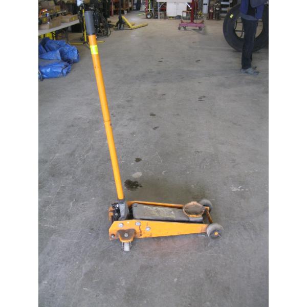 HYDRAULIC 3T FLOOR JACK