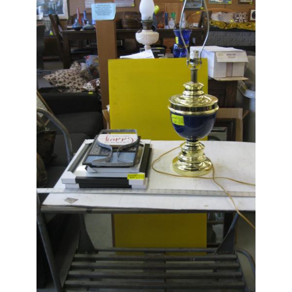ASST. PICTURE FRAMES & A BRASS & BLUE BASED LAMP