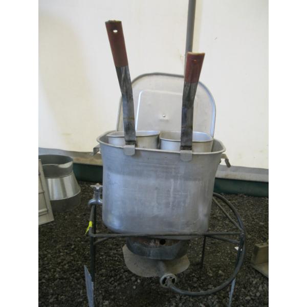 PROPANE BURNER W/POT & DOUBLE SIEVES