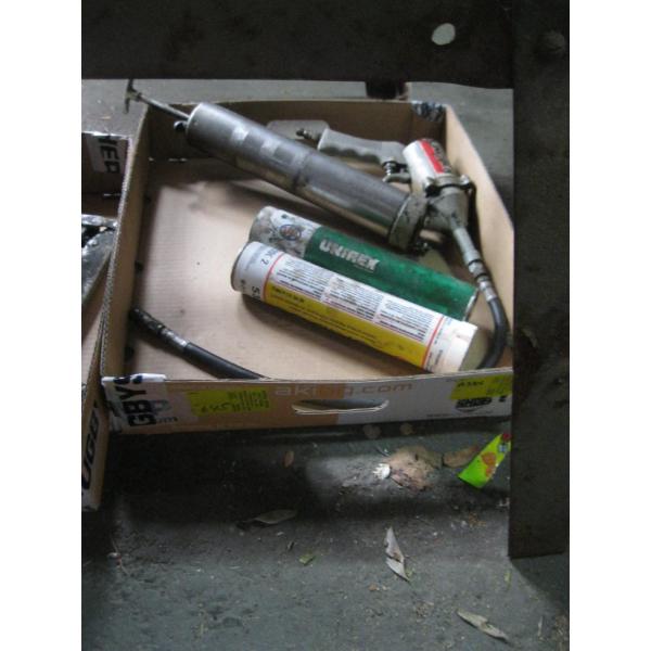 LINCOLN AIR GREASE GUN W/2 TUBES OF GREASE