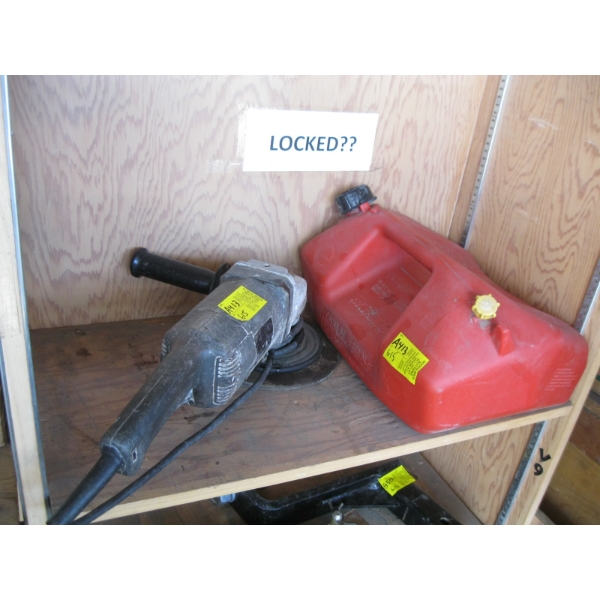 BLACK & DECKER HEAVY DUTY ANGLE GRINDER/POLISHER & LOW SNOWMOBILE FUEL TANK