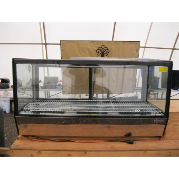 OMACON 4' REFRIGERATED GLASS DISPLAY CASE