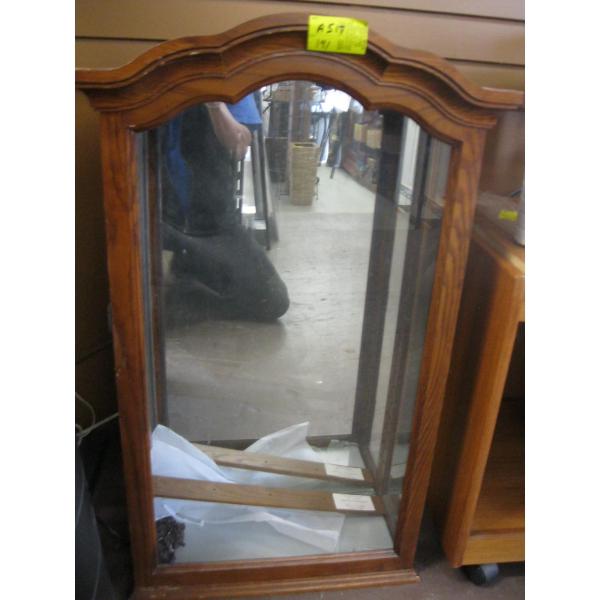 SMALL MIRRORED BACK DISPLAY CABINET