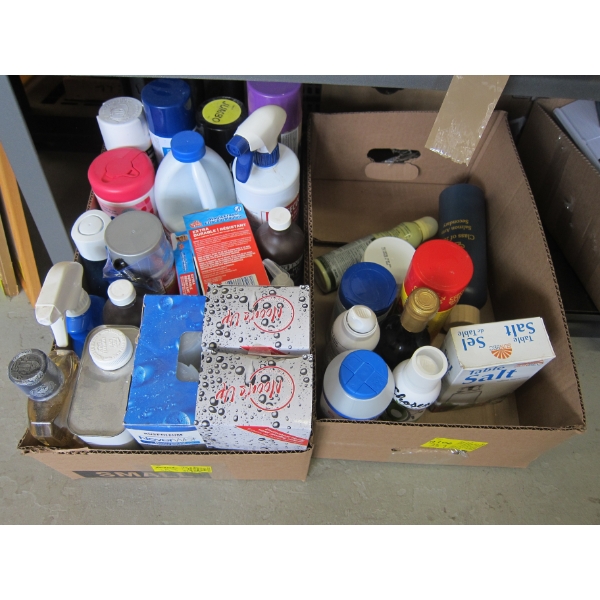 2 FLATS OF KITCHEN ITEMS, CLEANERS, ETC.