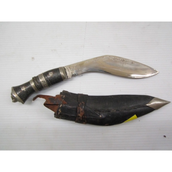 KUKRI KNIFE W/LEATHER CASE